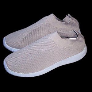 NWOT Women's Gray Mesh Slip-on Sock Shoes Sneakers Size 7 1/2!